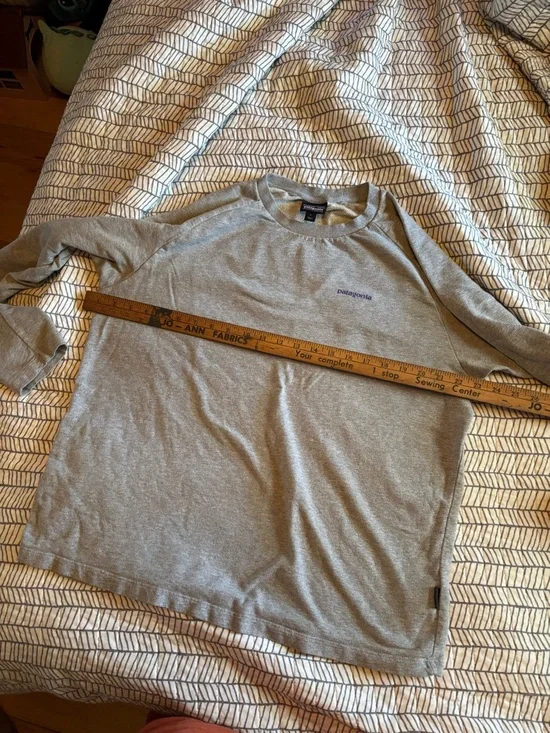 Patagonia organic cotton Men's Long-Sleeve Crewneck Shirt Gray - Picture 2 of 6